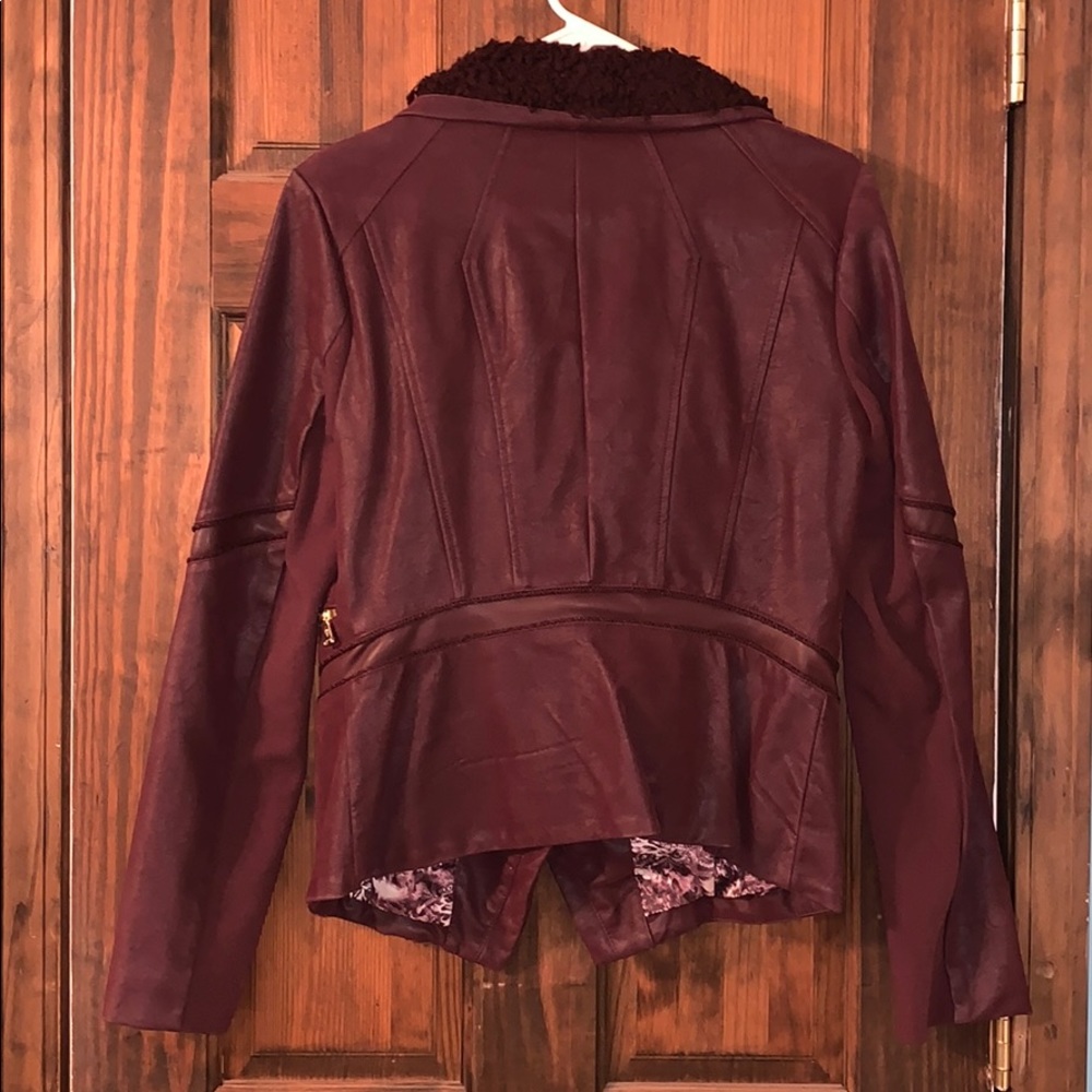 coat - Picture 2 of 3